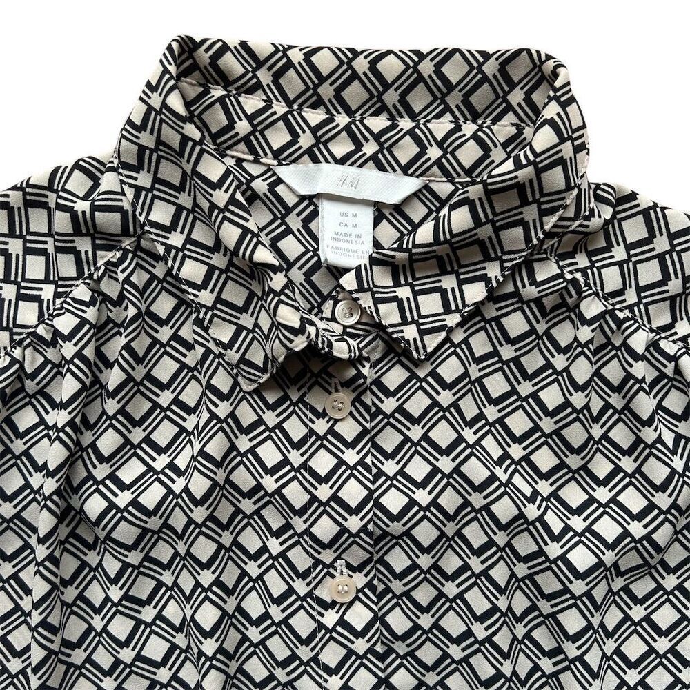 H&M Women's M Black & White Geometric Print Button-Up Blouse - Picture 3 of 12